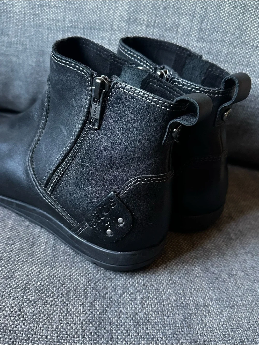Taos Select Ankle Boot Booties Black Full Grain Leather - Size 6.5